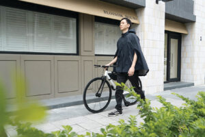 The Cloak Classic 1 is an attachable raincoat bag for urban riders — always prepared for the changing weather. (Photo: Taipei Cycle)