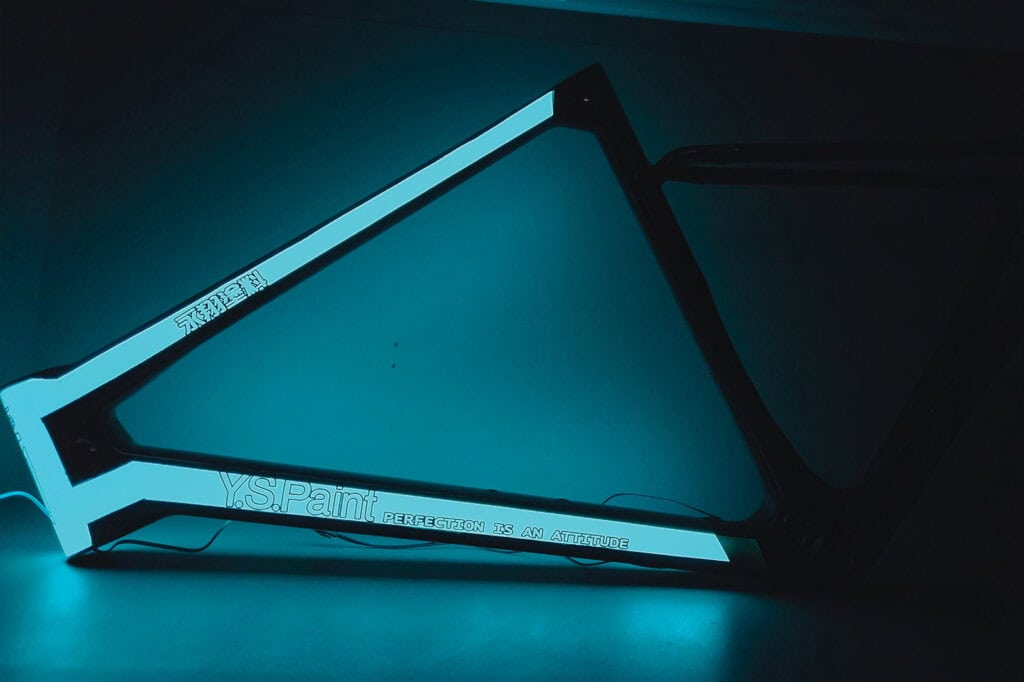 Y. S. Paint introduces E-Lumi, a paint that glows in the dark to provide excellent safety for night riding. (Photo: Taipei Cycle)